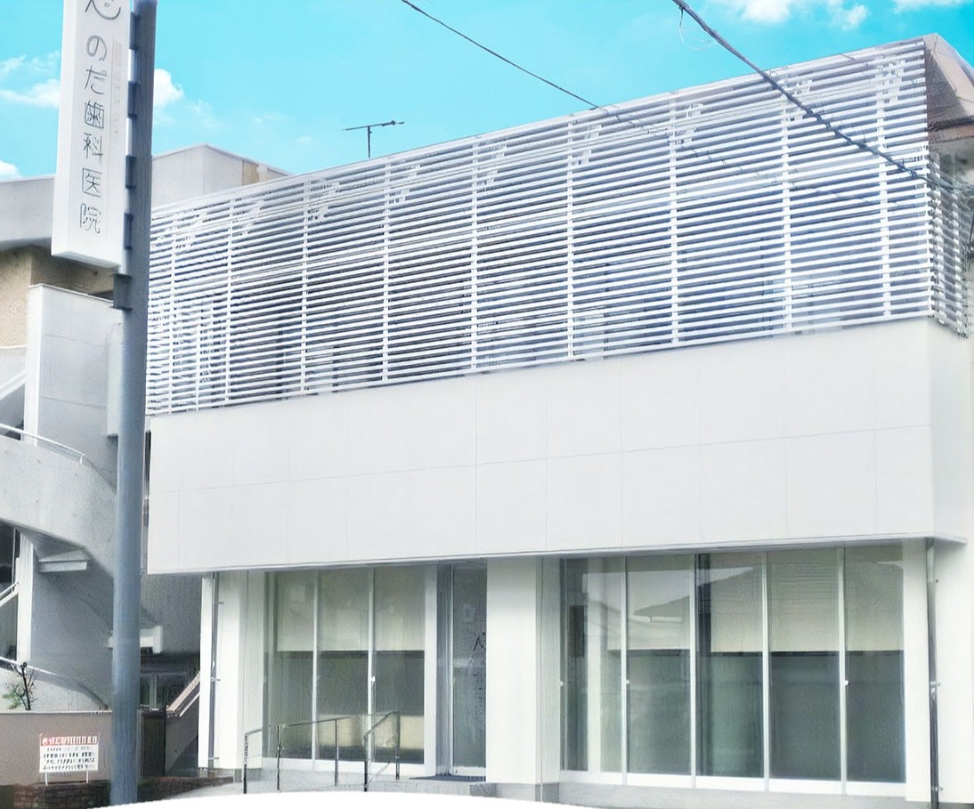 ①医院外観②受付③待合室