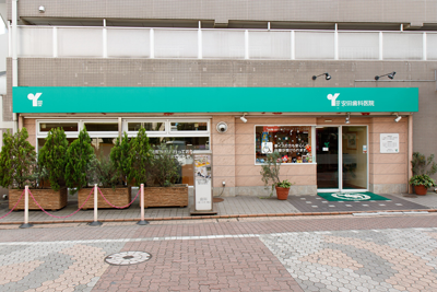 ①外観②受付③院内は完全バリアフリー