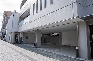【七日町バス停から徒歩5分】女性医師の在籍と柔軟な救急対応で地域を支える「小関歯科医院」