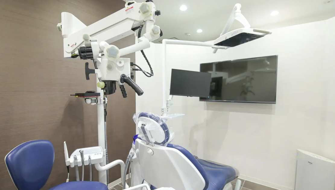 ①受付　②待合室　③診療スペース