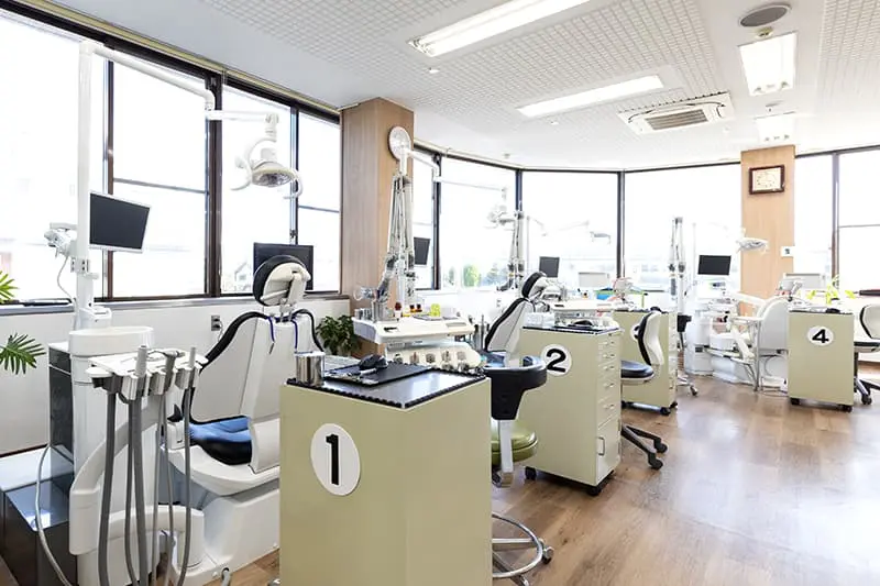 【院内技工室完備】丁寧な対話と幅広い診療でライフステージに寄り添う港町ひさがい歯科