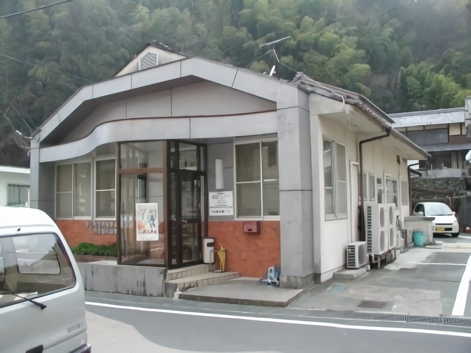 【駐車場完備・伊予中山駅徒歩10分】地域の暮らしを支える伊予市国民健康保険直営中山歯科診療所