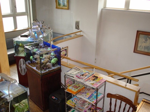 ①医院外観②受付③待合室