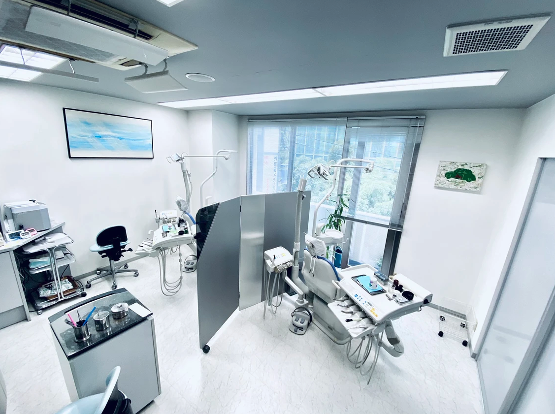 外苑前駅1b出口すぐ、親身な診療を提供する南青山歯科