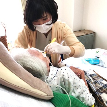 誤嚥性肺炎を防ぐためのお口のケアを実施しています