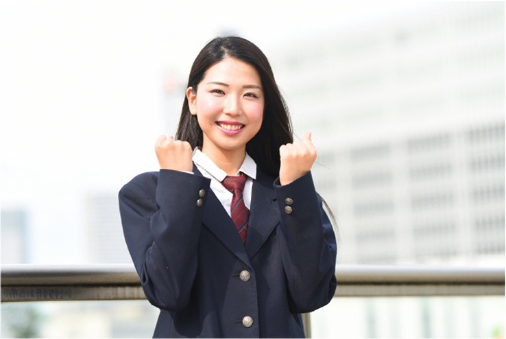 美しい歯並びを目指して歯を動かしていきます
