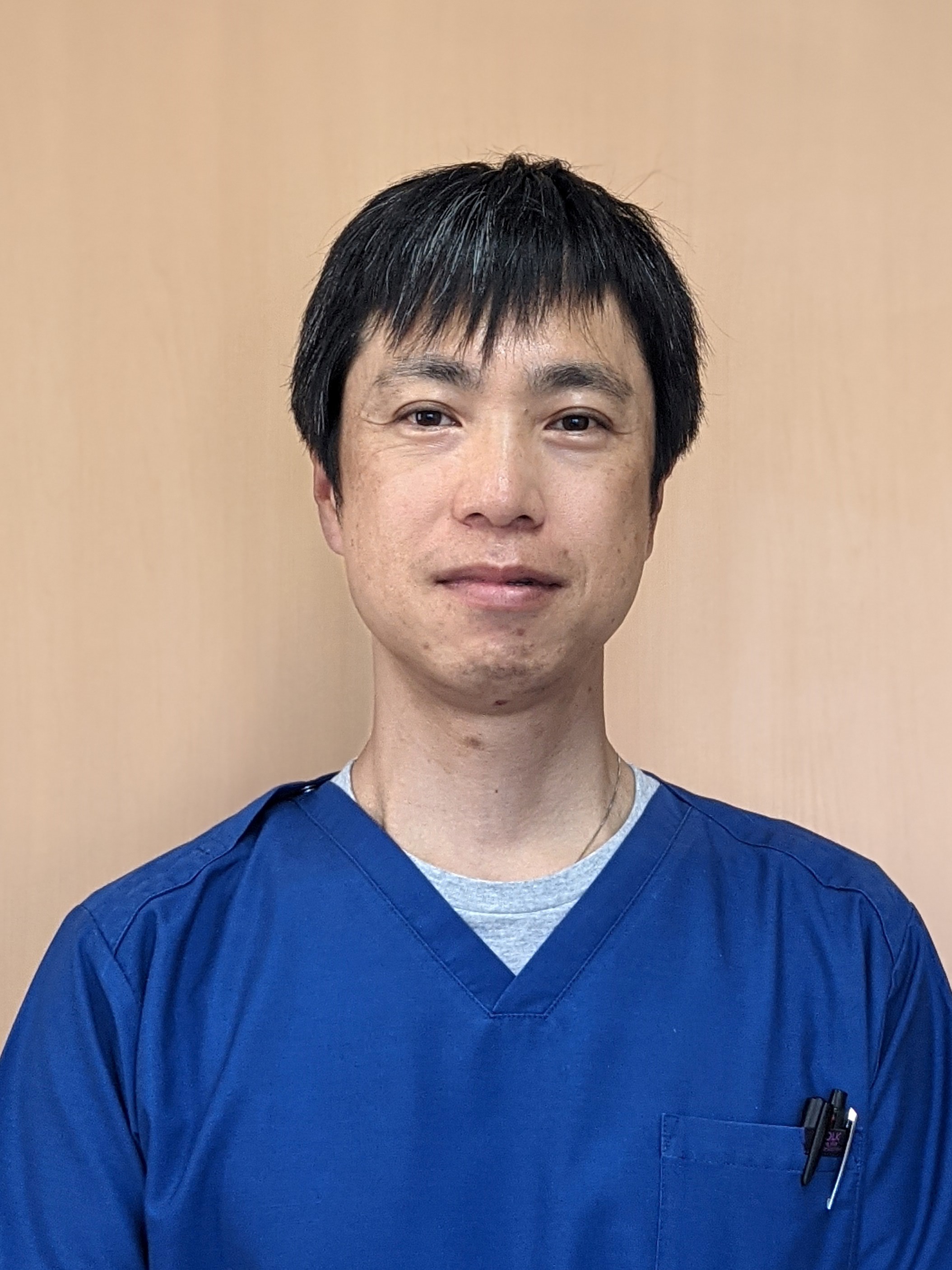 ①医療理念 ②医院外観 ③院長