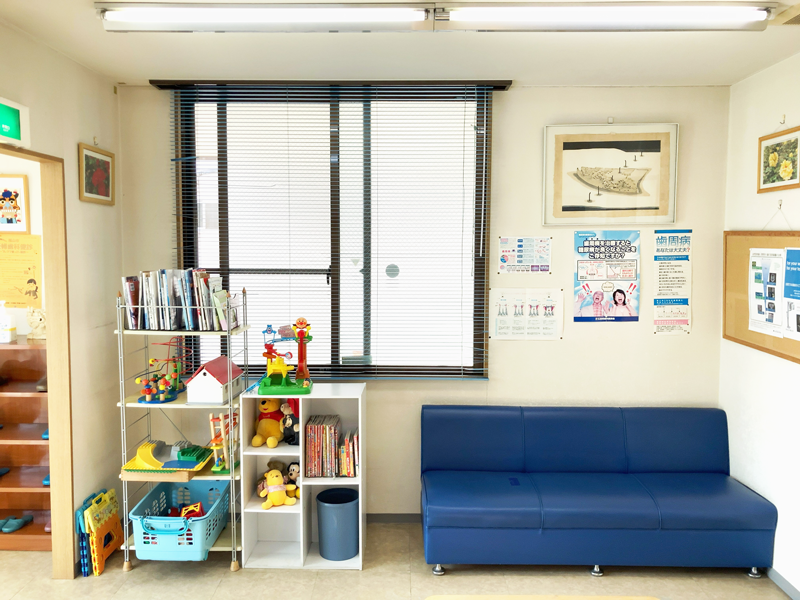 ①受付②待合スペース③レントゲン室