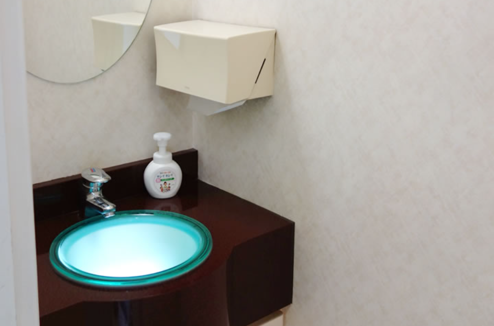 【京橋駅から徒歩2分】【インプラント専門医・歯科保存治療専門医在籍】確かな技術と80年以上の実績で地域医療を支える小森歯科医院