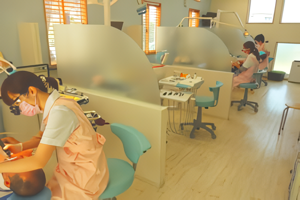 精度の高い予防治療をご提供します：健にこにこ歯科・矯正歯科の予防歯科