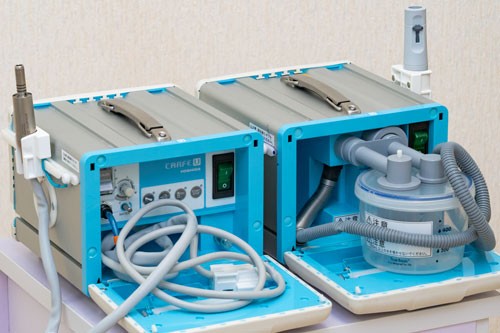 訪問診療用の器具を用いてご自宅でも通院時のような治療が受けられます