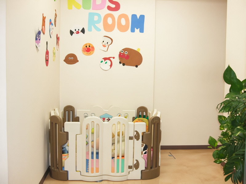 さかた歯科医院ではキッズスペースも完備しており、お子様連れでも安心して診療ができます