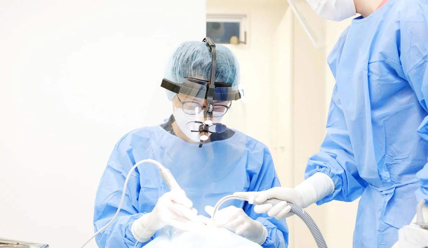 口腔インプラント専門医が必ず担当