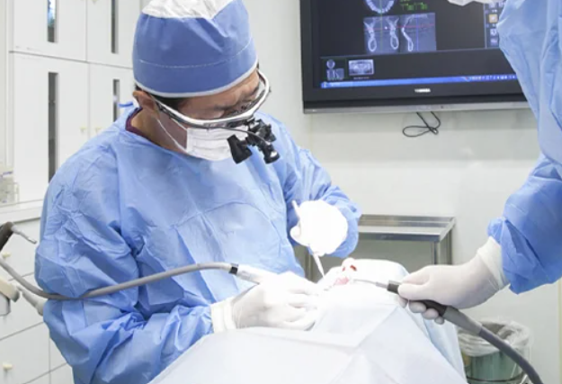 精度の高い安全なインプラント治療を行っております