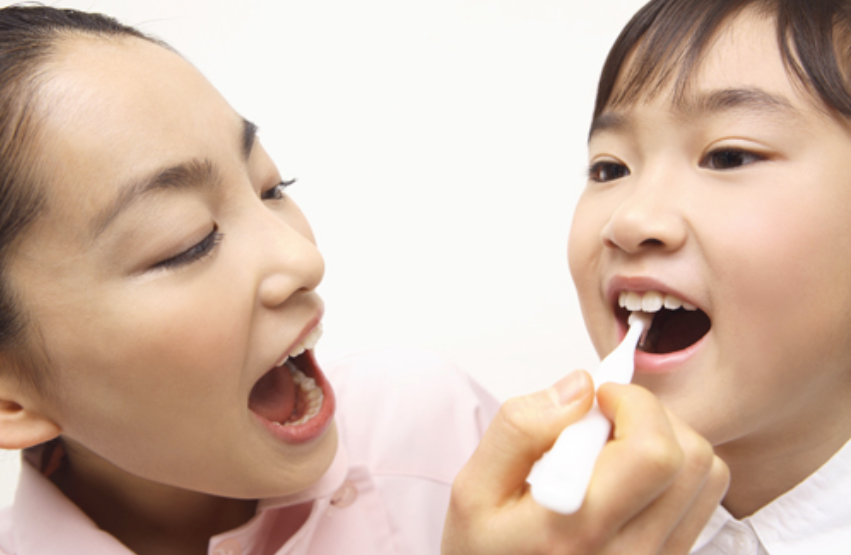 お子様への歯磨き指導