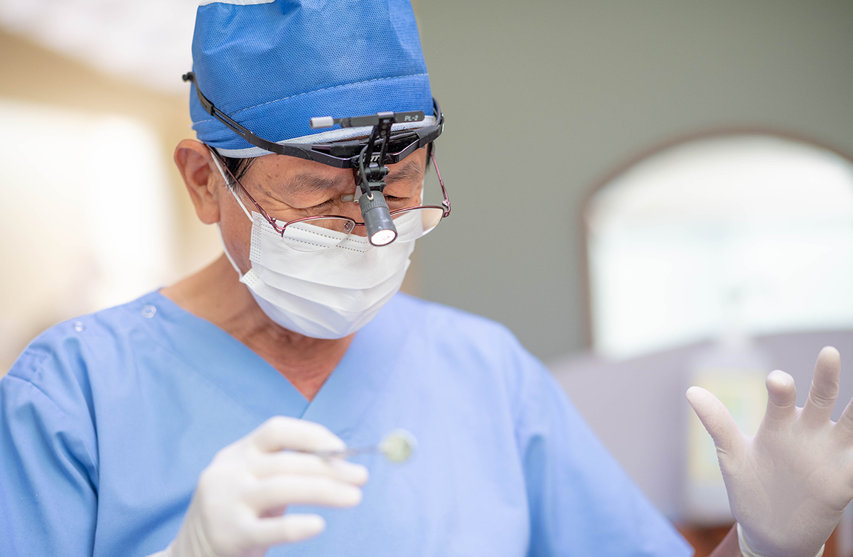 【桃谷駅 徒歩1分】予防から口腔外科まで幅広く対応し、丁寧な説明で安心できる岡歯科医院