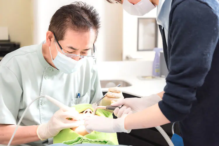【与野本町駅徒歩3分】痛みの少ない治療を提供する本町歯科医院