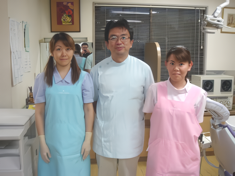 ①スタッフ ②診療風景 ③マップ