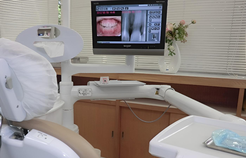 顕微鏡検査と薬剤治療を組み合わせた効果的な歯周内科治療を提供