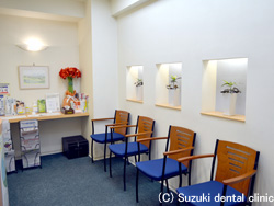 ①受付②待合室③診療室