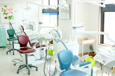 【柿生駅徒歩18分】【急患対応可】痛くない治療！お子様からご年配・障害者治療や訪問診療も行い地域に根ざした歯科治療