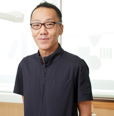 院長の白𡈽 隆一