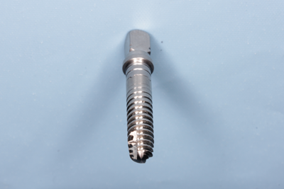 アンキロスインプラント（純チタンインプラント）