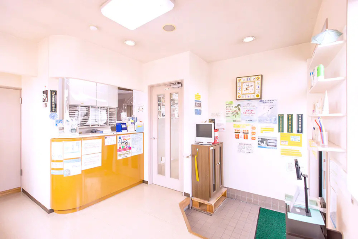 医院外観・受付・待合室