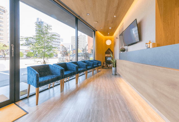 【高岳駅から徒歩7分】【日本歯周病学会認定医在籍】健康・健口をサポートする泉おとなこども歯科