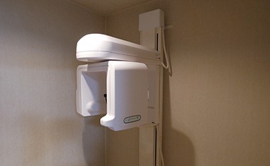 ①玄関②待合室③レントゲン完備