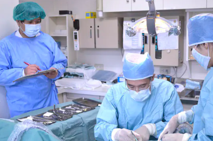 再生療法にも対応する、歯周病のスペシャリストが在籍