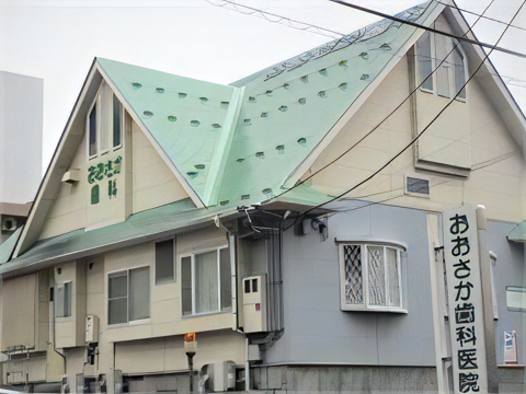 ①クリニック外観②待合室③キッズスペース