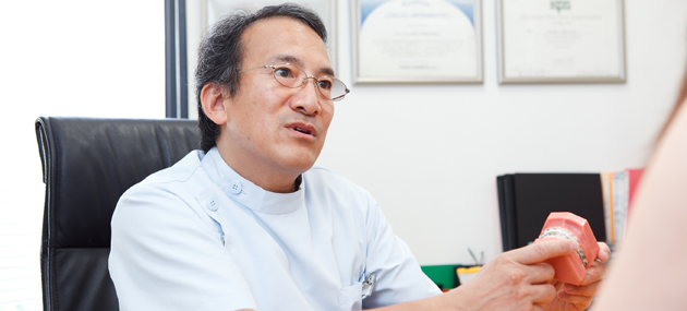 特に透明のマウスピース型矯正装置「クリアアライナー」は、患者様から高い支持をいただいています