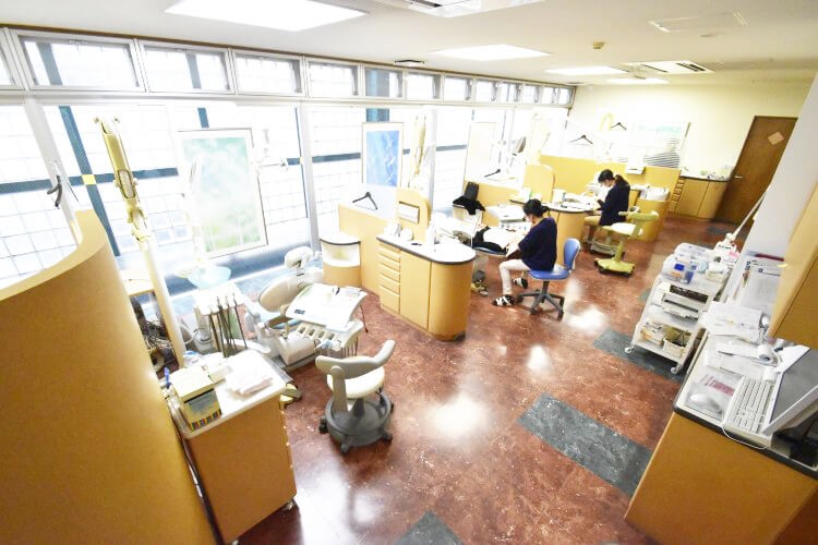 ①受付②待合室③診療室