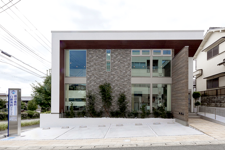 川西能勢口駅出口より車で7分【駐車場完備】頭司歯科口腔外科クリニック