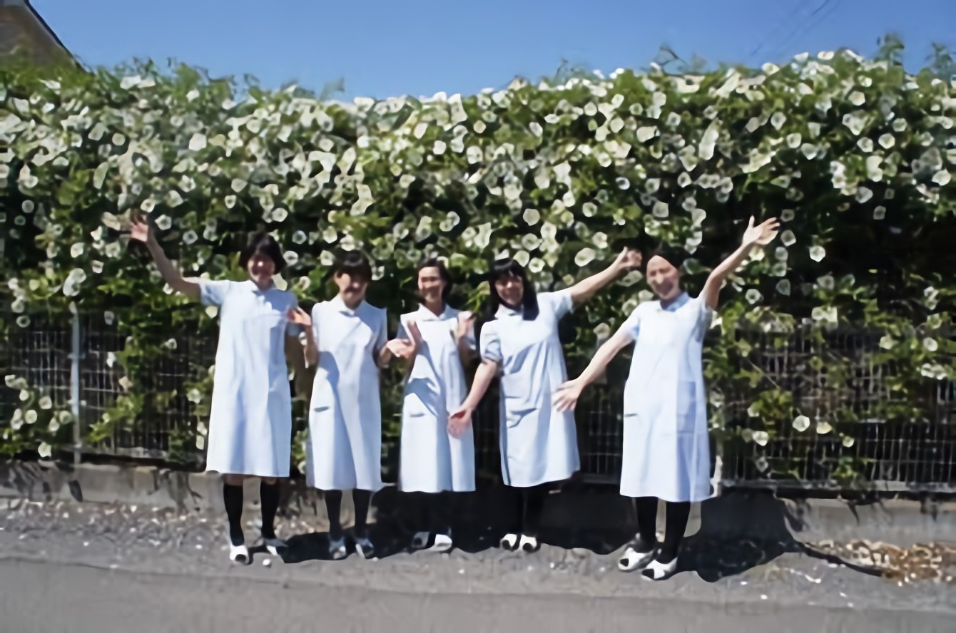 ①外観②レーダー治療機③スタッフ