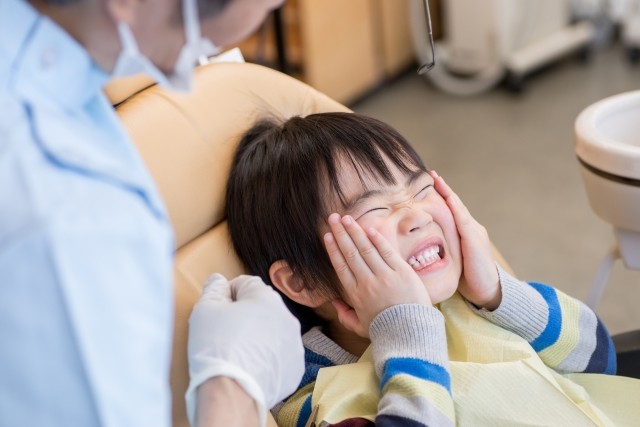 お子様が歯科医院に対して苦手意識を持たないよう、一人ひとりの気持ちに寄り添いながら無理のない診療を心がけています。※写真はイメージです。