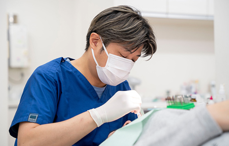 痛みを抑えた むし歯治療で安心の通院を