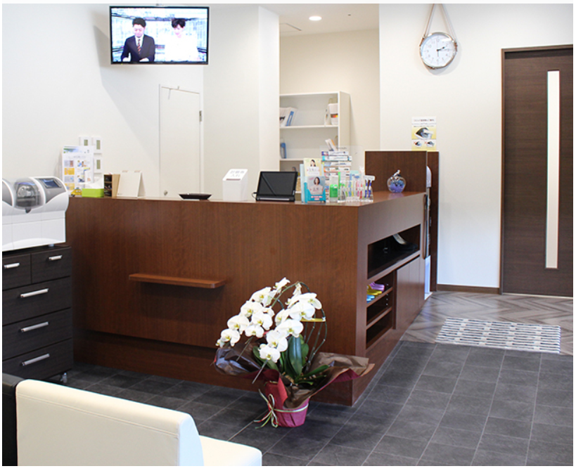 ①受付②待合い③診療室