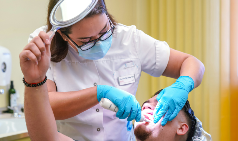 日々のケアと歯科医院の連携で守る口の健康