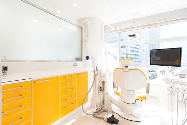【20時まで】【溜池山王駅徒歩0分】世界水準の診断力・技術を治療に還元する名執デンタルオフィス