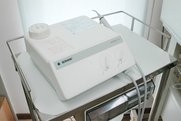 歯の表面を清掃するのに用いられるエアフロー