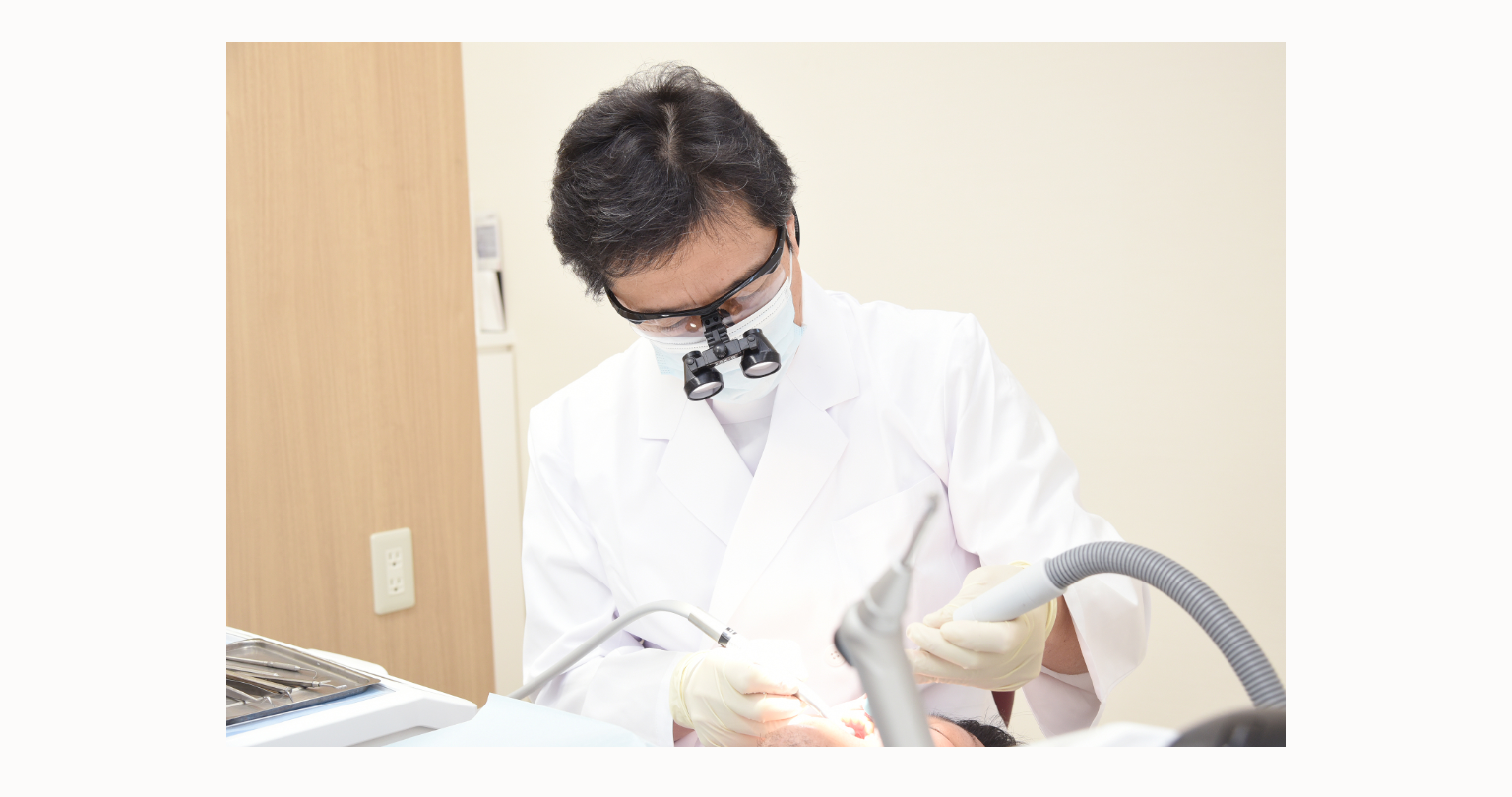 親知らずの抜歯や外傷の処置など、専門的な知識と技術が求められる口腔外科治療を行っています
