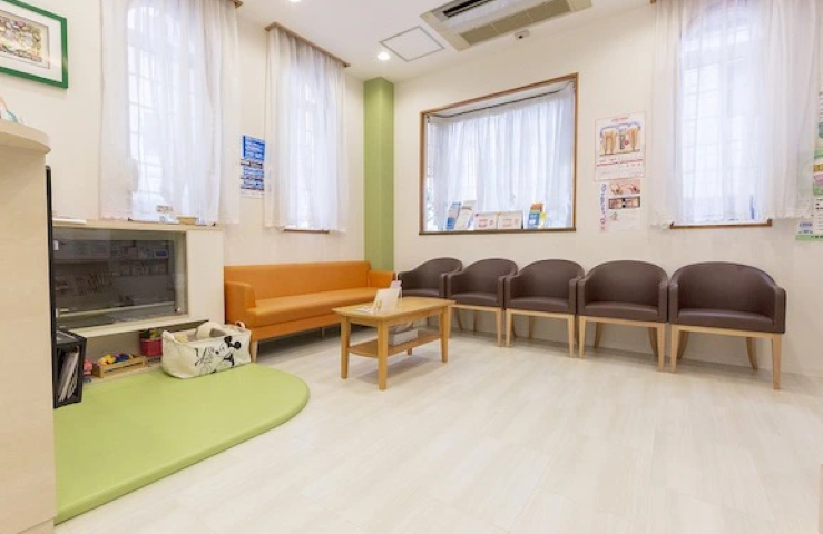 【布忍駅から徒歩1分】顕微鏡を用いた歯周病治療と抜かない矯正に対応する藤田歯科医院