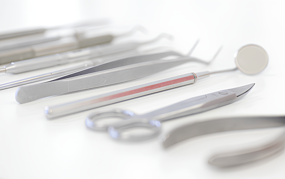 フッ素塗布とシーラントで歯質強化と細菌侵入を防ぐ予防処置を実施