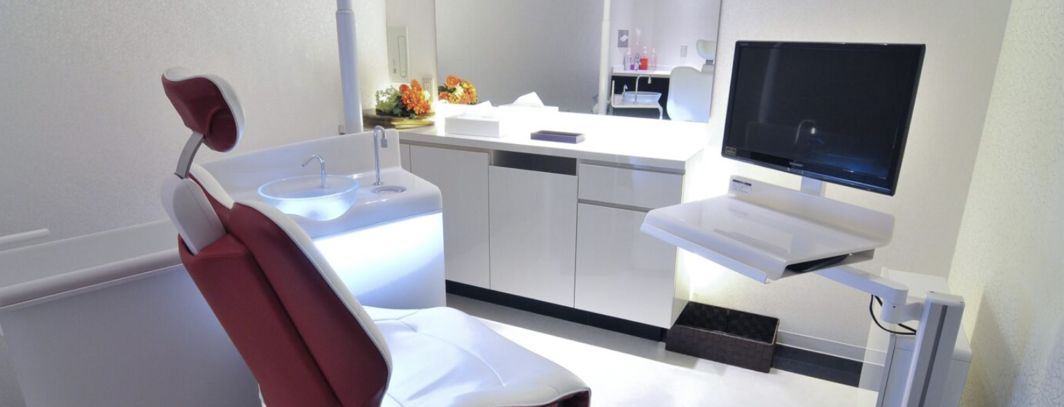 加齢に伴う口腔の変化に備え、より良い生活の基盤を整えるお手伝いをさせていただきます