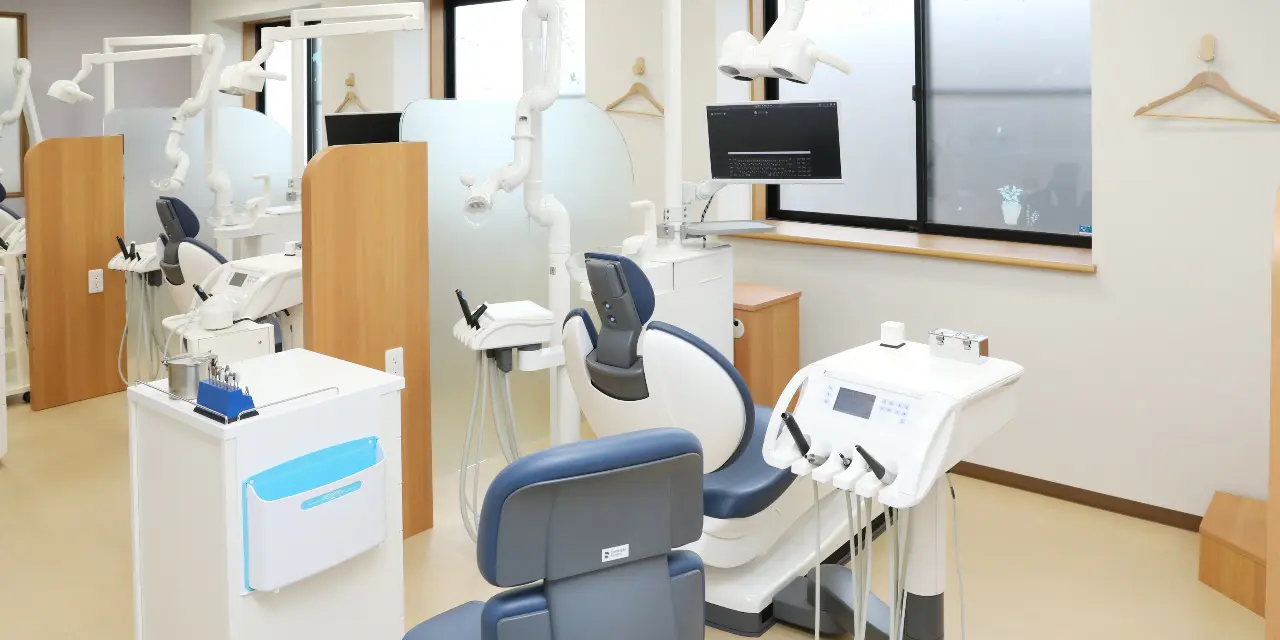 表面麻酔や電動注射器を用いた痛みの少ない治療を提供します