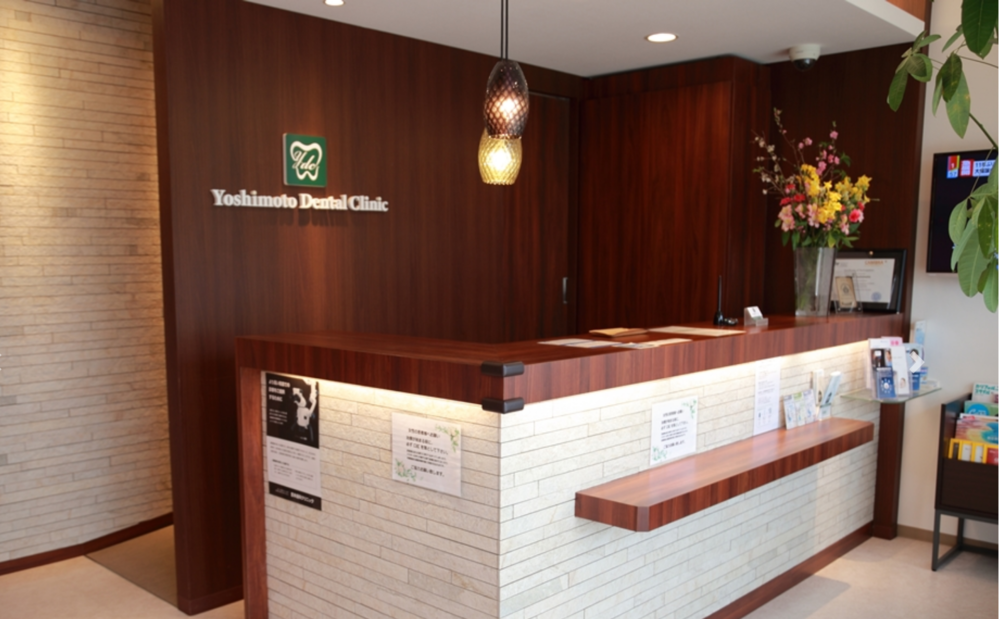 ①クリニック外観②受付③キッズスペース