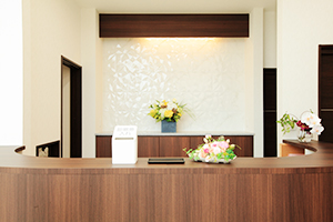 【土曜日診療対応】【駐車場完備】患者様とのコミュニケーションを大切にし、安心して通える歯科医院を目指す「とみ歯科クリニック」