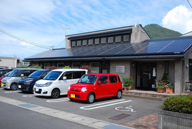 運転な苦手な方も安心の広い駐車場です